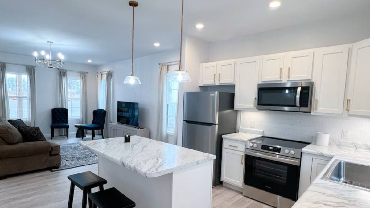 Farmers Cottage | Cottage 4 at MeadowView- near cave run lake!