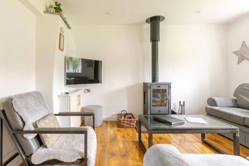 Leedstown House | Cottage 4 miles to Hayle beach with EV charger