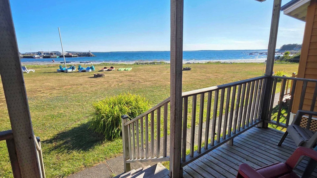 Hunts Point Cabin | Cottage # 6 Hunts Point Beach Cottages - 1 bedroom