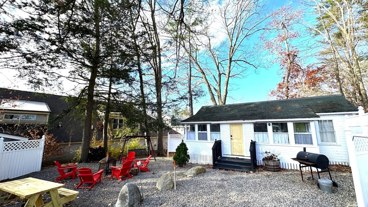 Wolfeboro Cottage | Cottage 8-9 - Year Round - Pet Friendly - Stand Alone 2 Bedroom/2 Bath