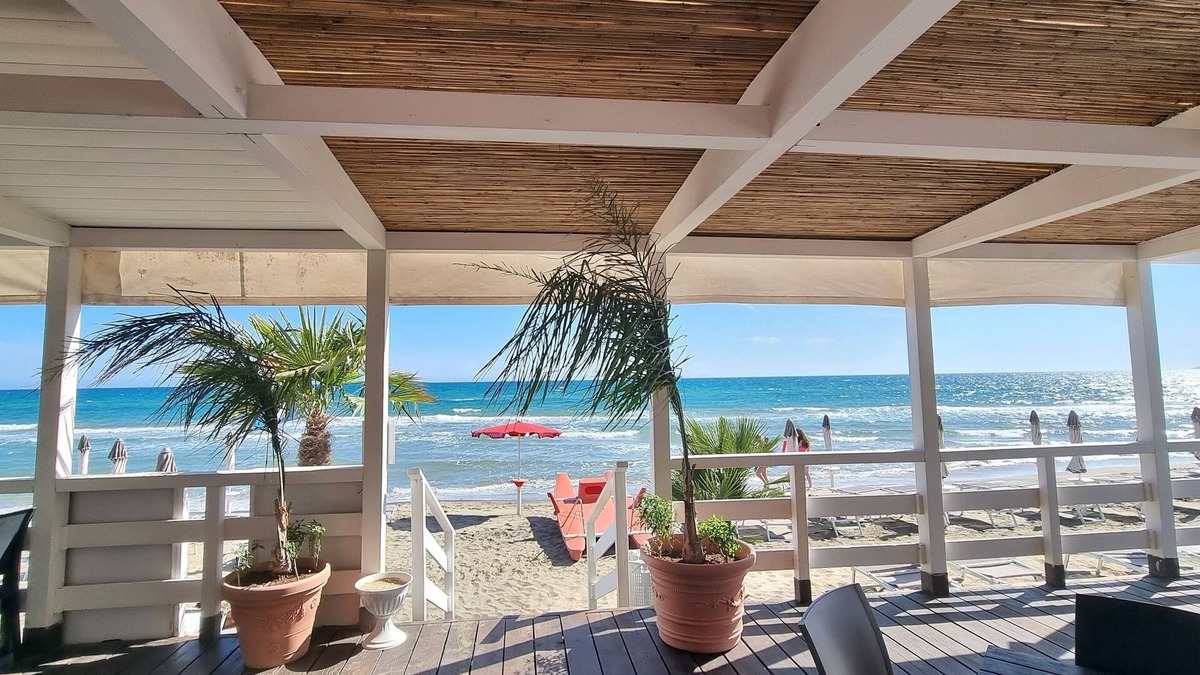 Fondi Villa | COTTAGE A FEW MINUTES FROM THE SEA