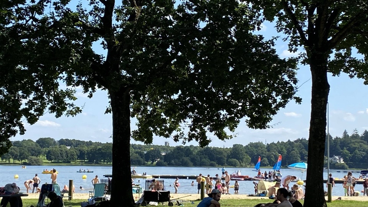 Ploermel House | Cottage at the foot of Lac au Duc and its golf course
