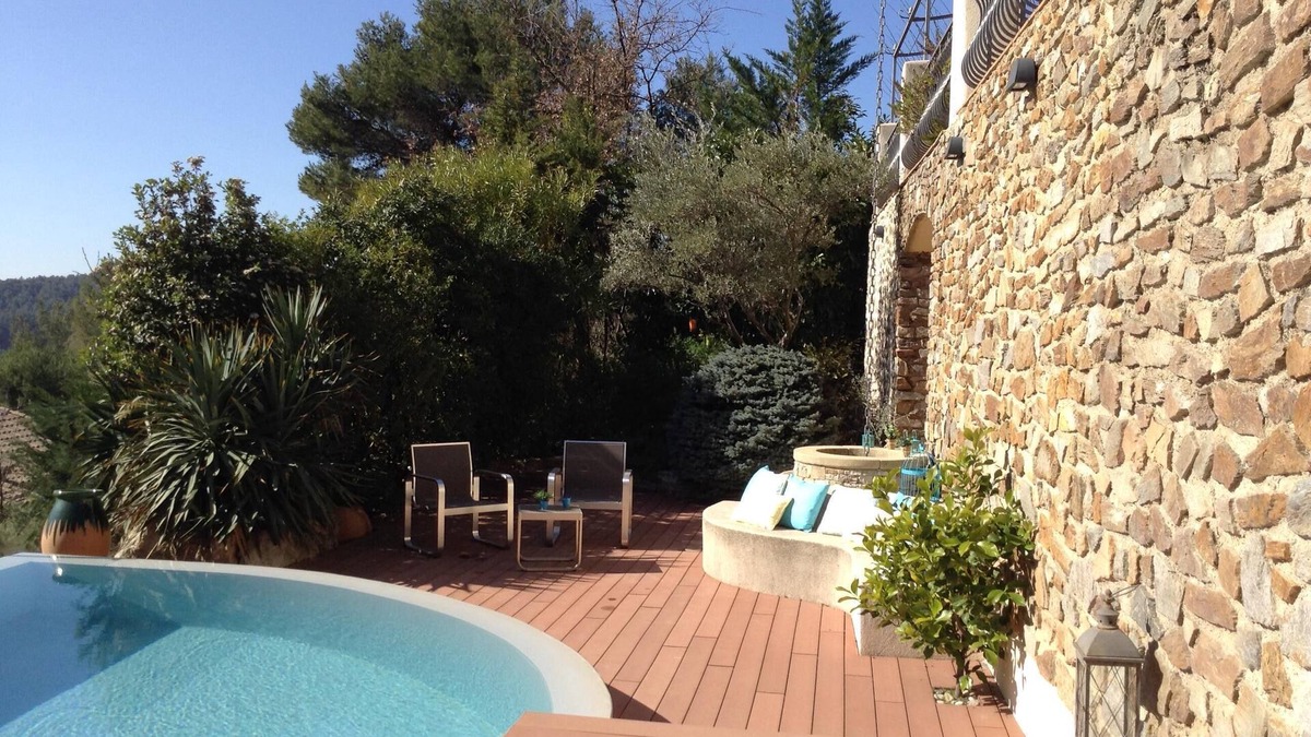 Auriol Cottage | . Cottage between sea and hills