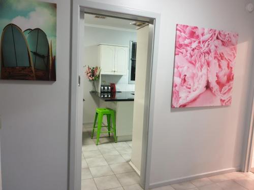 Redwood Park House | Cottage BNB near the hill