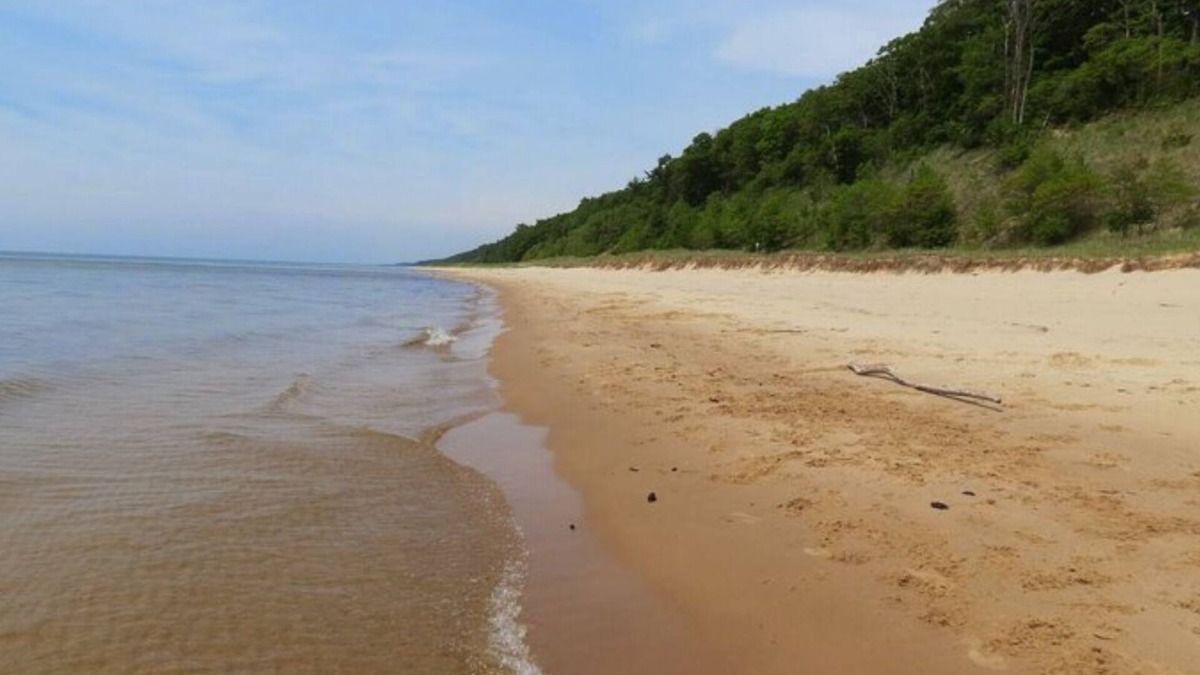 Norton Shores House | Cottage Bordering Hoffmaster State Park