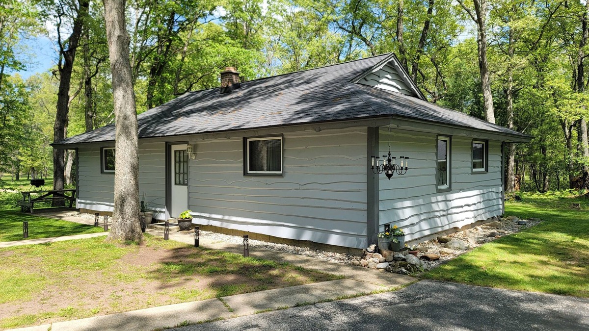 Baldwin House | Cottage by BIG STAR LAKE