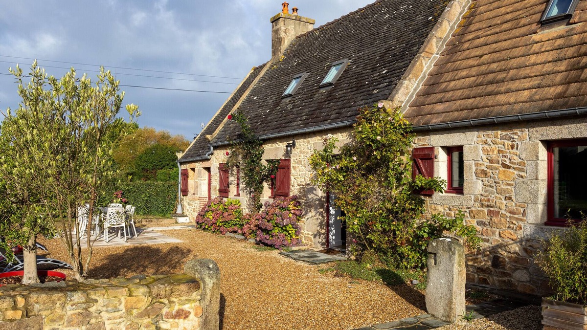 Perros-Guirec House | Cottage by the Sea – The Little Houses of Clarté