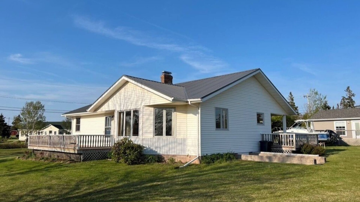 York Cottage | Cottage By The Shore