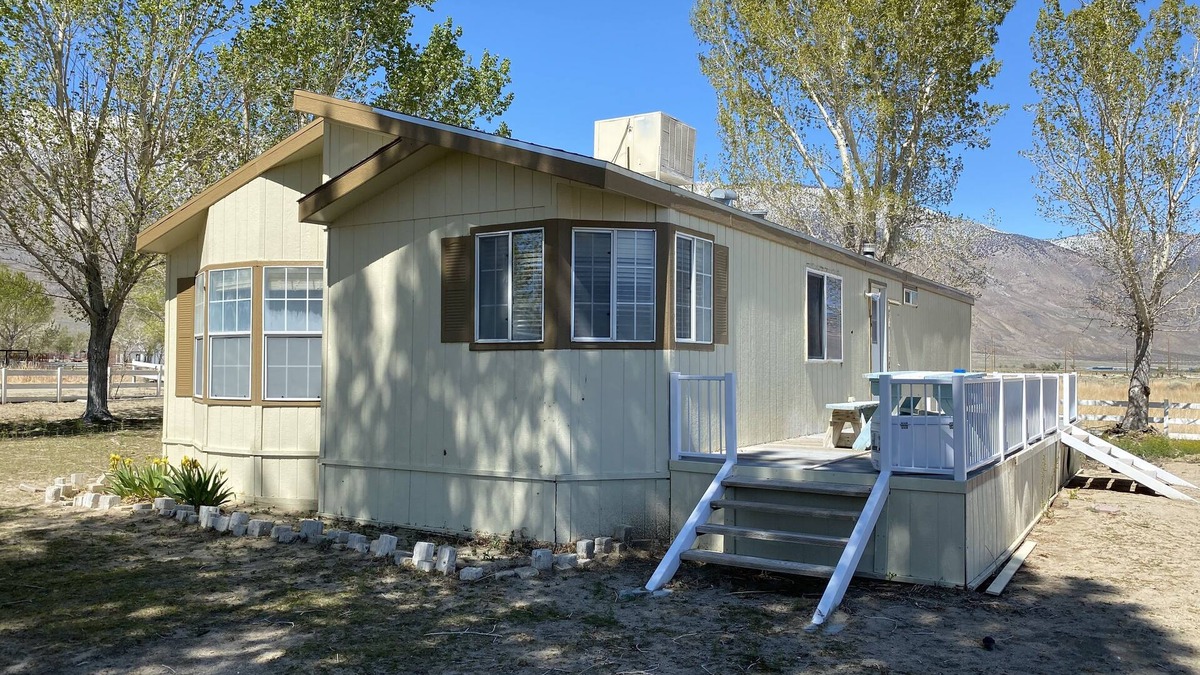 Olancha Cabin | Cottage C near Death Valley at Olancha Lake
