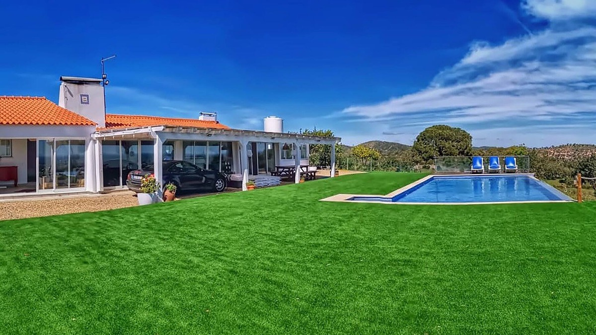 Santa Margarida da Serra Cottage | Cottage 'Cardos Villa - Private Swimming' with Mountain View, Private Pool and Wi-Fi