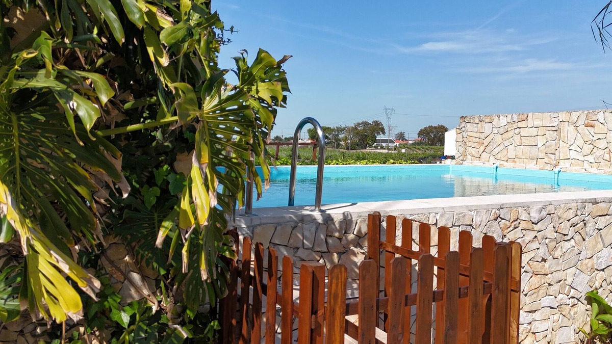 Palmela Cottage | Cottage 'Casa Arinto' with Shared Pool, Shared Terrace and Air Conditioning