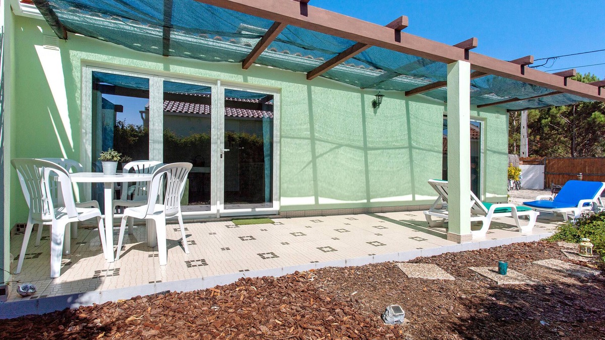 Nadadouro Cottage | Cottage 'Country House - Lagoa De Óbidos' with Private Terrace, Wi-Fi and Air Conditioning