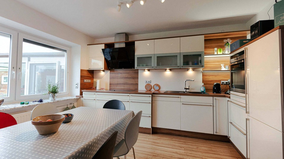 Wolthusen House | Cottage directly on the canal