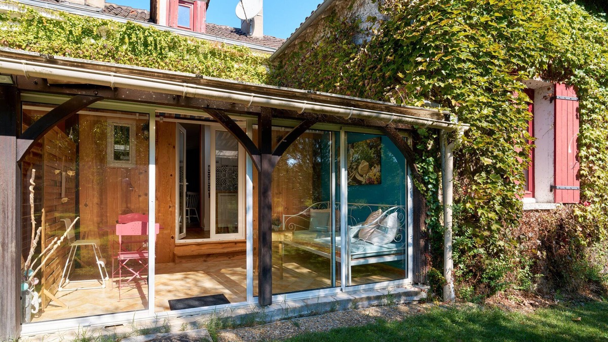 Eyliac Cottage | Cottage 'À L'envol' with Private Terrace and Shared Garden