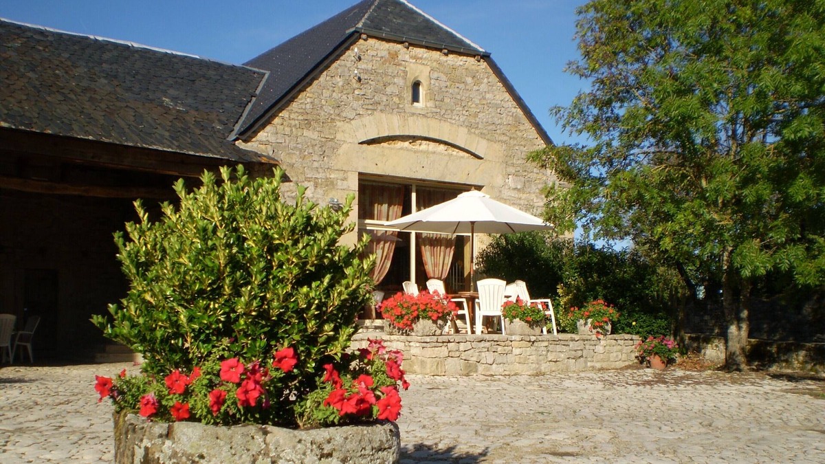 Severac-l'Eglise Cottage | Cottage 2 to 9 people