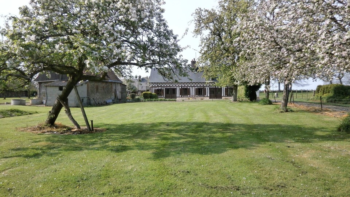 Saint-Riquier-es-Plains House | Cottage (Maison Normande) in the countryside 6Km from the Sea