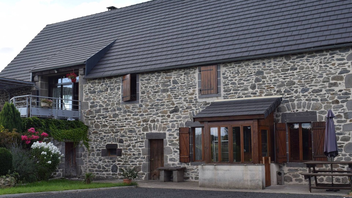 Saint-Sauves-d'Auvergne Cottage | cottage 60 m2 in quiet near the bourboule/Mount dore