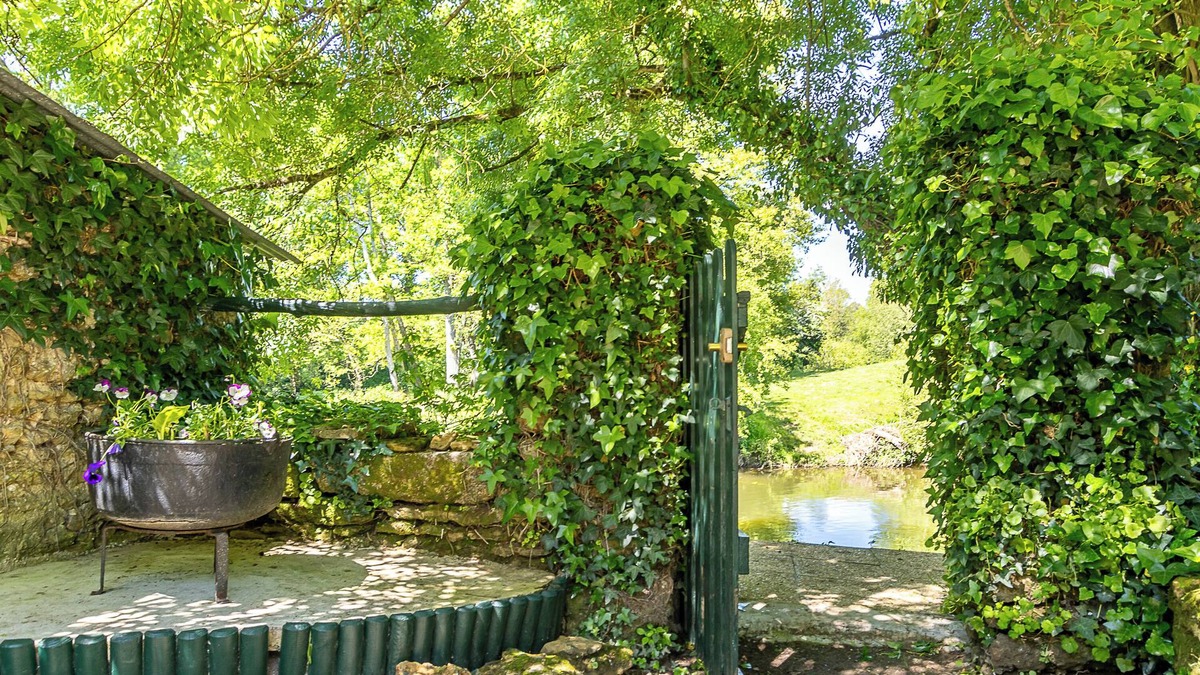 Moutiers-sur-le-Lay House | Cottage 'Gite Du Moulin Du Lay' with Private Terrace and Private Garden