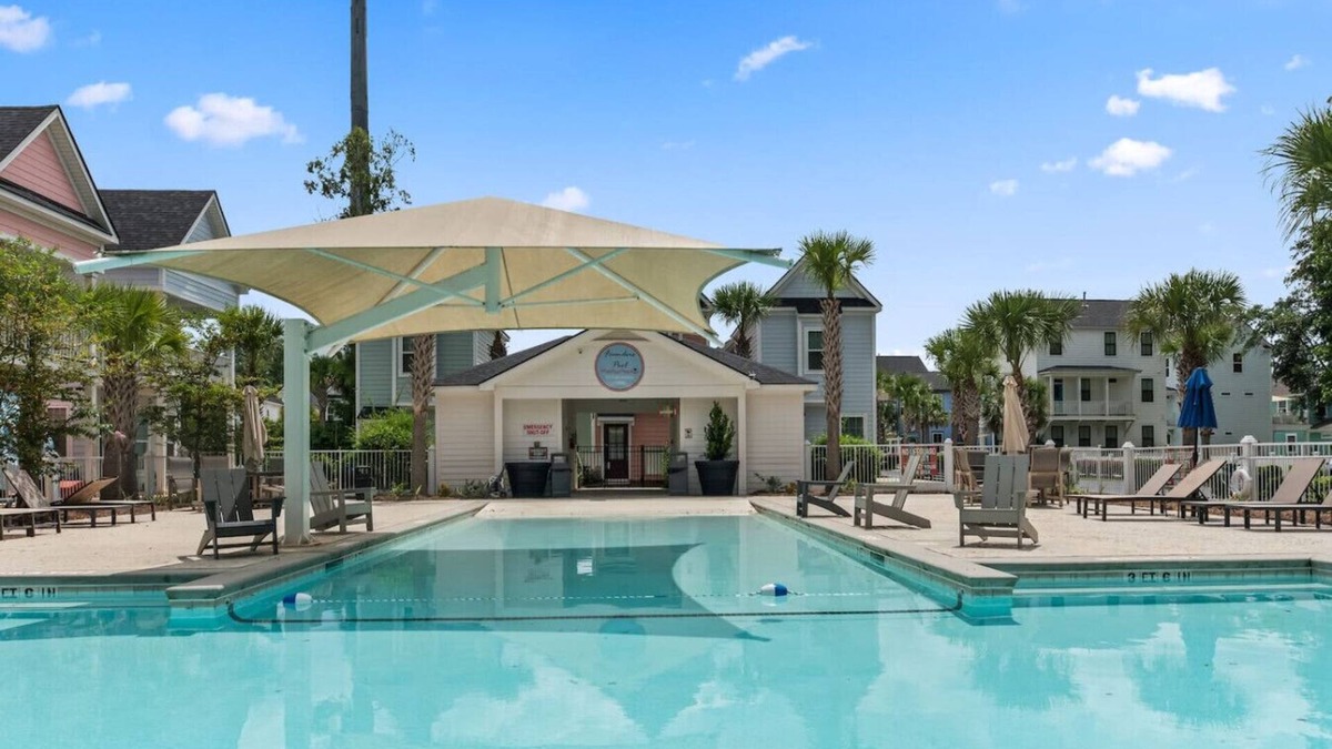 Goose Creek House | Cottage in a Resort with Pool and Amenities