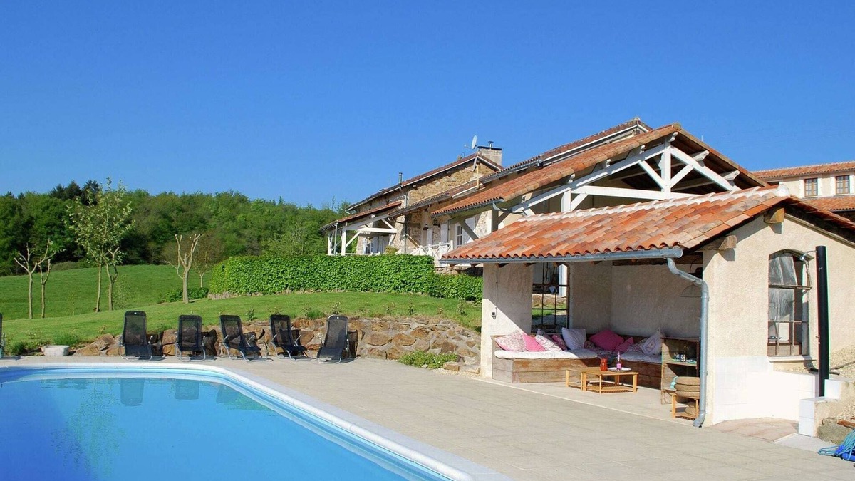 Roussines Cottage | Cottage in France with Private Terrace