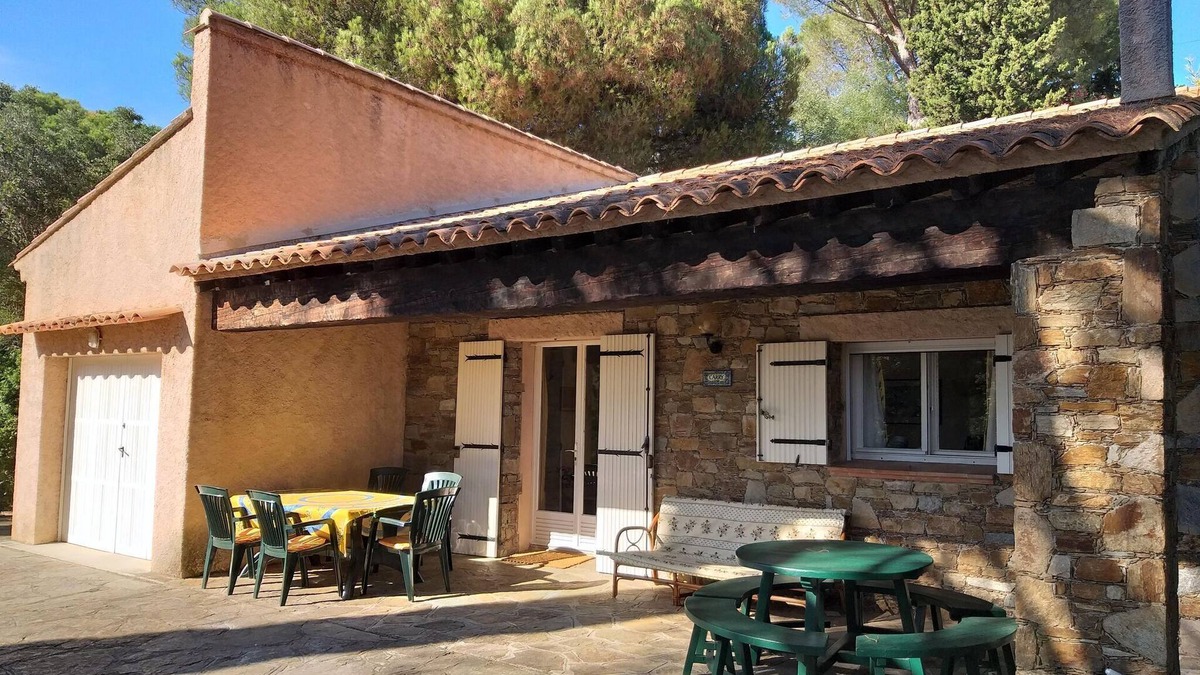 Le Lavandou House | Cottage in Provence near Saint Clair Beach