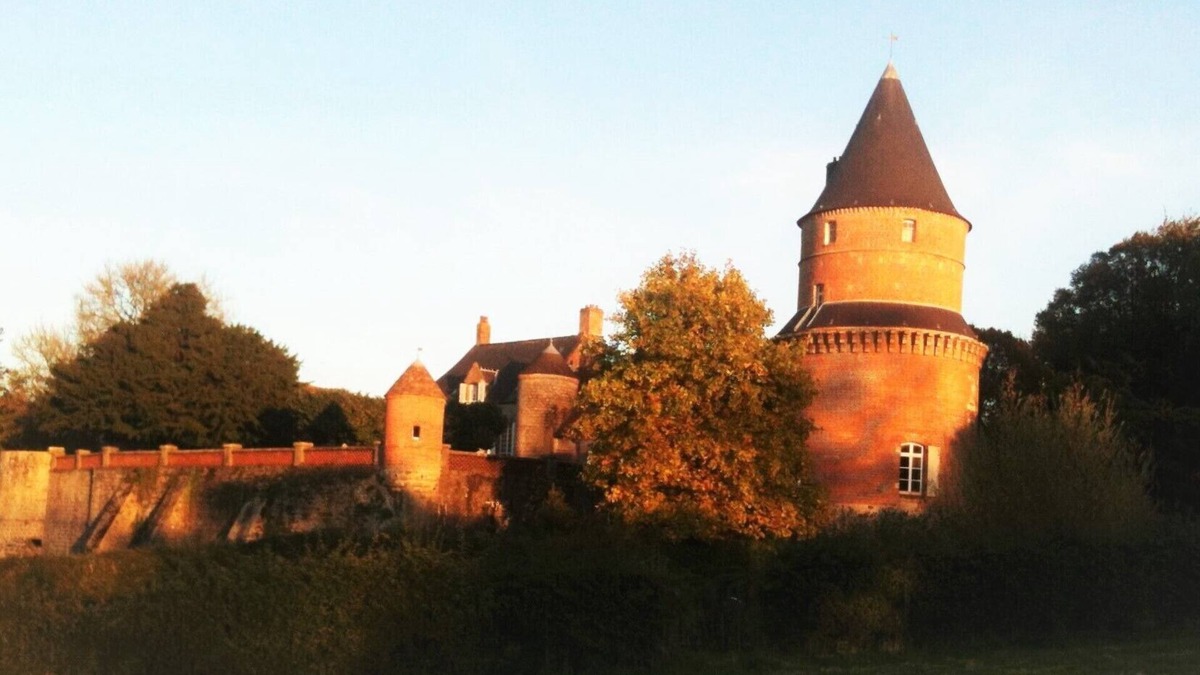 Wierre-au-Bois House | cottage in the park of a castle(manor)