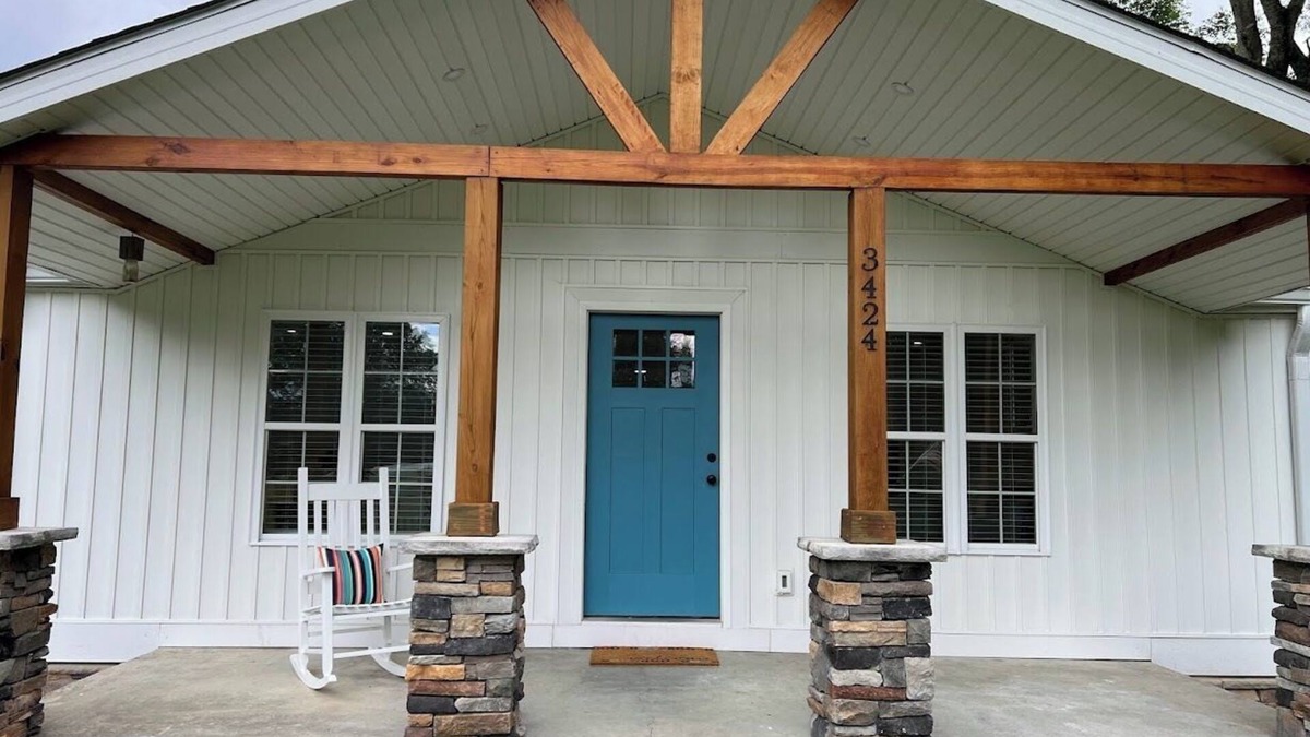 White Pine House | Cottage in the Pines! Charming 2-bedroom bungalow in White Pine