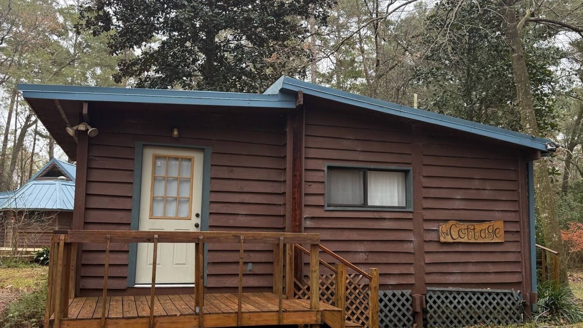 Crawfordville Cottage | Cottage in the Woods