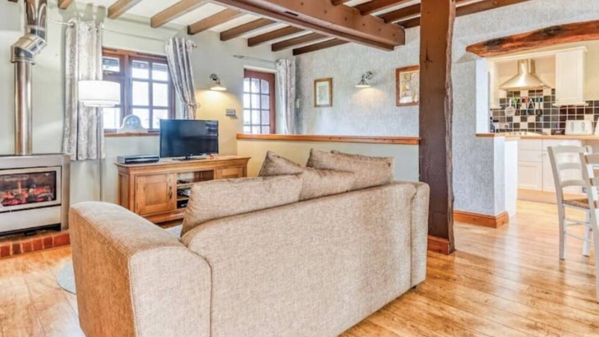 Cosford House | Cottage in Wheaton Aston, Staffordshire