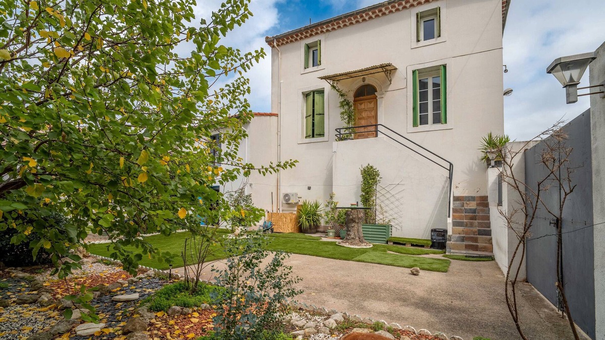 Lespignan Cottage | Cottage 'L'Orchidée' with Shared Garden, Wi-Fi and Air Conditioning