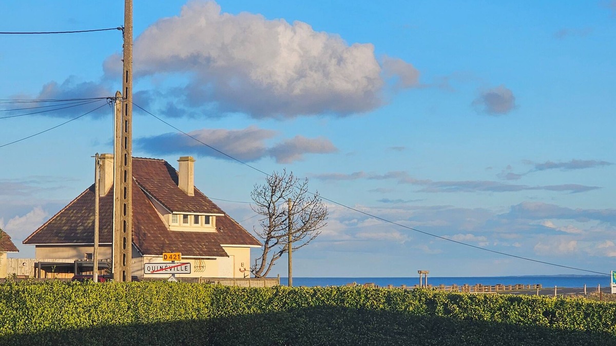 Fontenay-sur-Mer Villa | Cottage Lagoon Normandie, sea view, beach 75 m away, private swim spa and garden