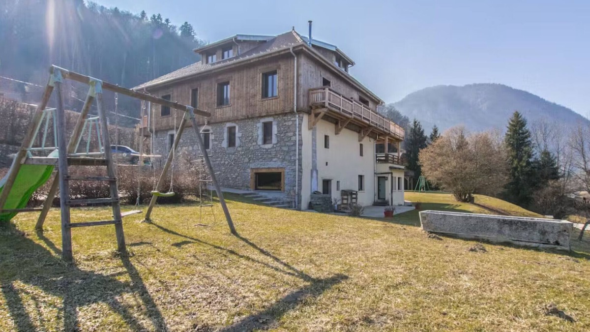 Chatillon-sur-Cluses Cottage | Cottage 'Leyetaz' with Lake View, Private Terrace and Wi-Fi