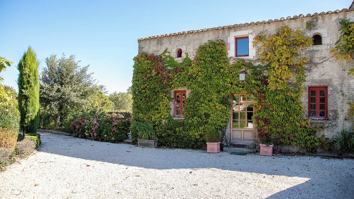 Landevieille House | Cottage 'Le Lodge 4 Pers 10min Plage' with Private Terrace, Shared Garden and Wi-Fi