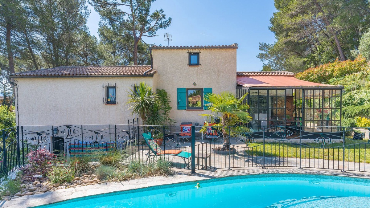 Peypin House | Cottage near Aix Marseille with Pool