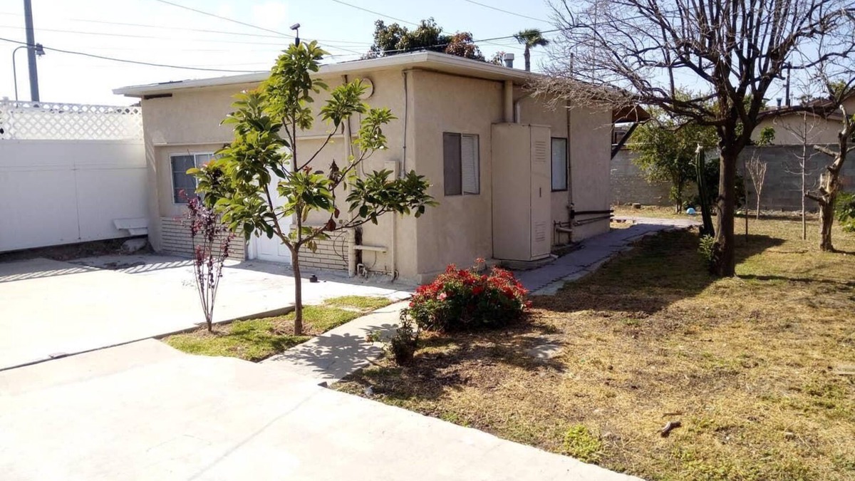 Lawndale House | Cottage Near Beach LAX Wifi Freeway Disney Mall Northrop Stadium SpaceX