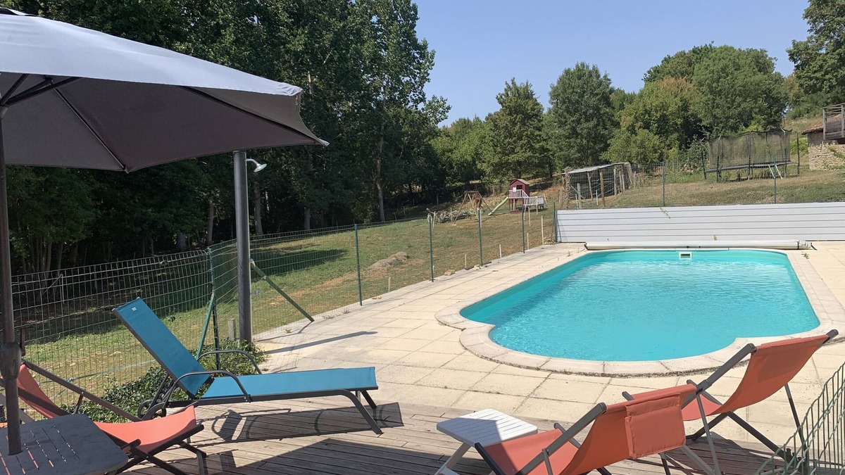 Chalandray Cottage | cottage near Futuroscope, countryside, with pool, sauna, jaccuzi professional