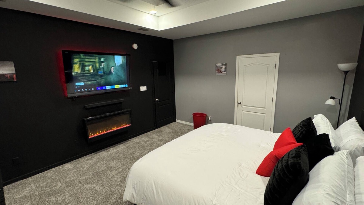 Loxley House | Cottage near the beach , owa, Bucees , King bed , WiFi quiet neighborhood