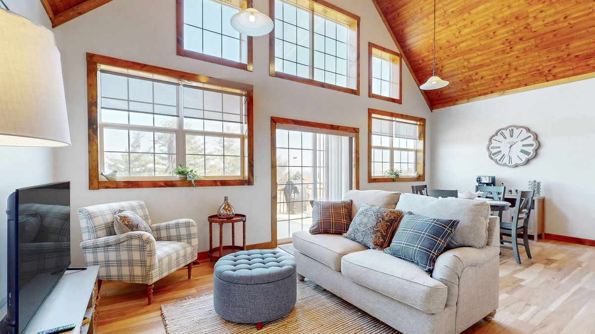 Town of Jerusalem Cottage | Cottage on active vineyard with lovely views, grill, firepit, EV charger, & W/D
