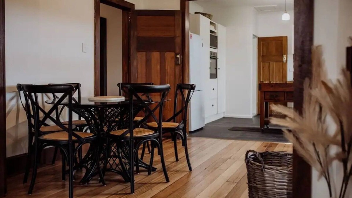 St Marys Apartment | Cottage on Groom - St Marys Charm and Convenience