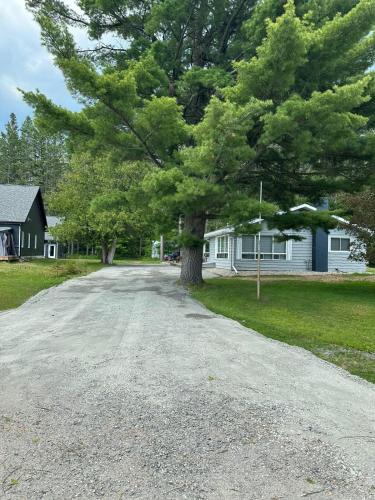 Bracebridge Villa | Cottage on Muskoka river