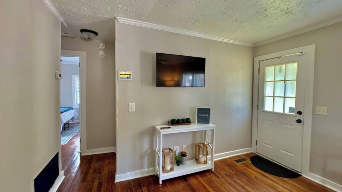 Beaufort Cottage | Cottage on Rodgers - Sleeps 4!