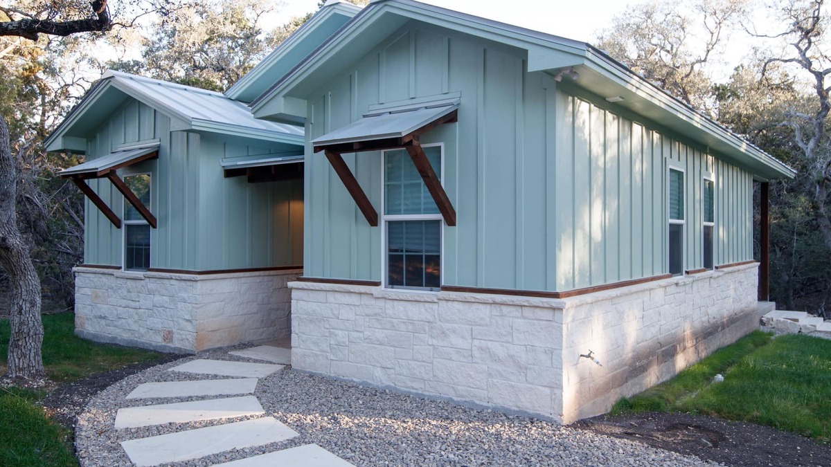 San Marcos Cottage | Cottage on wooded acreage in Texas Hill Country. 5 miles from Wimberley.