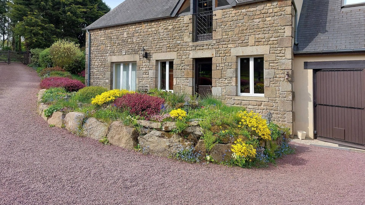 Champ-du-Boult House | Cottage overlooking the garden on the edge of the forest