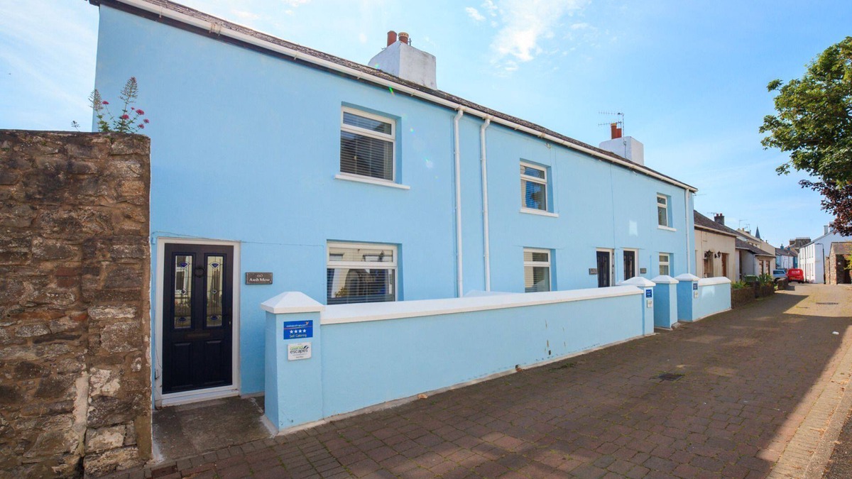 Castletown Cottage | Cottage sleeping 3 people located in Castletown