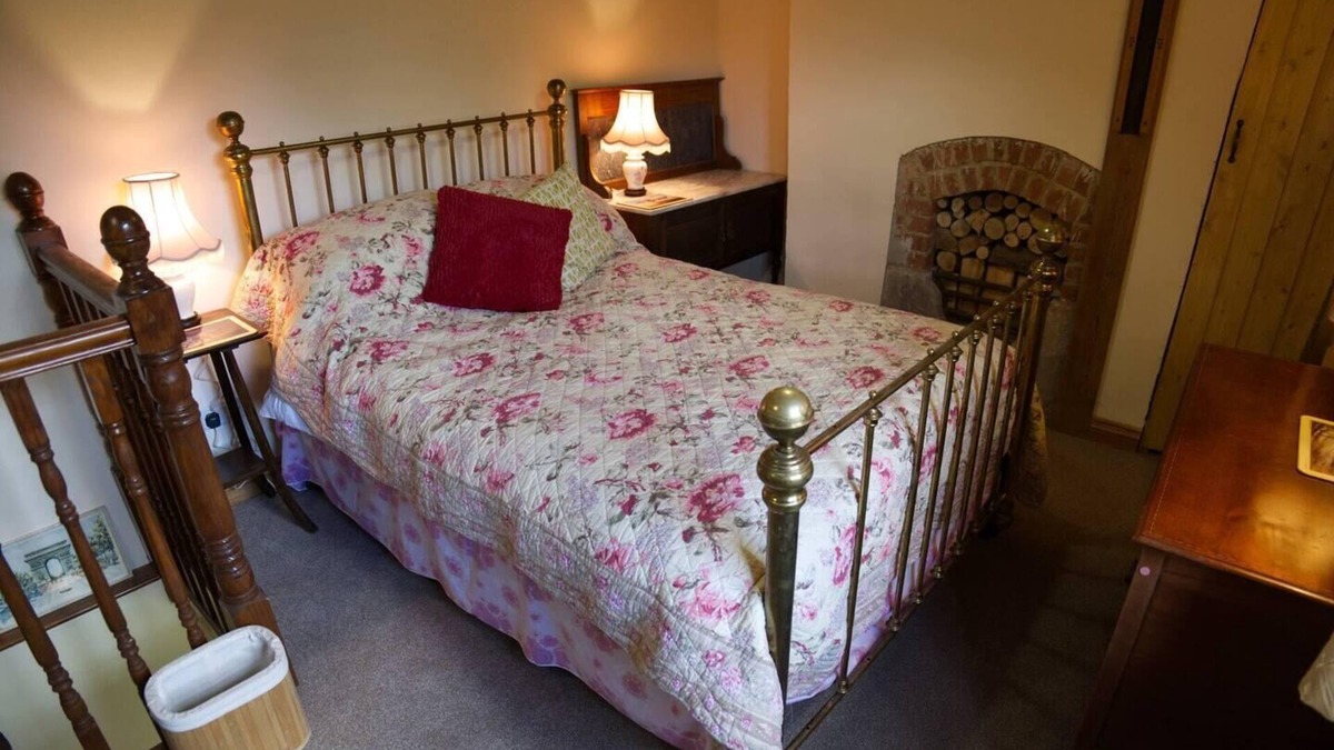 Crawcrook Cottage | Cottage - Sleeps 2 - Garden - Parking