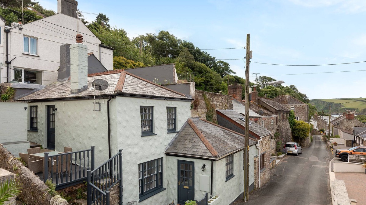 Pentewan Cottage | Cottage - Sleeps 6 - Pet friendly - Patio