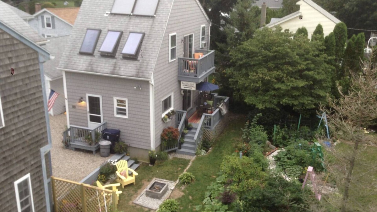 North Kingstown Cottage | Cottage steps from a private beach