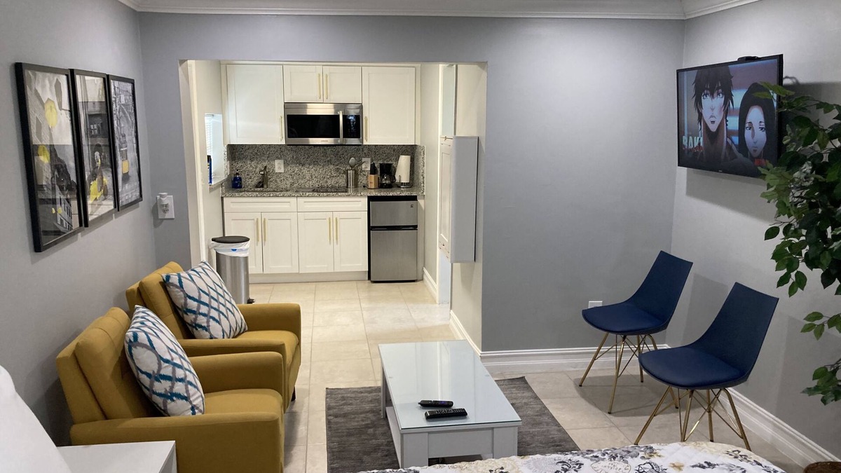 Greenacres Cottage | Cottage totally private detached 1 queen bed private patio