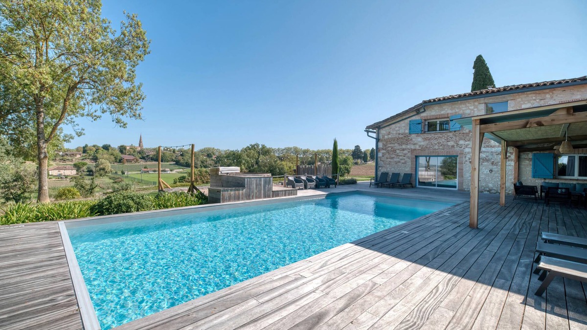 Faudoas House | Cottage 'Villa Virginie Gite 2' with Lake View, Wi-Fi and Air Conditioning
