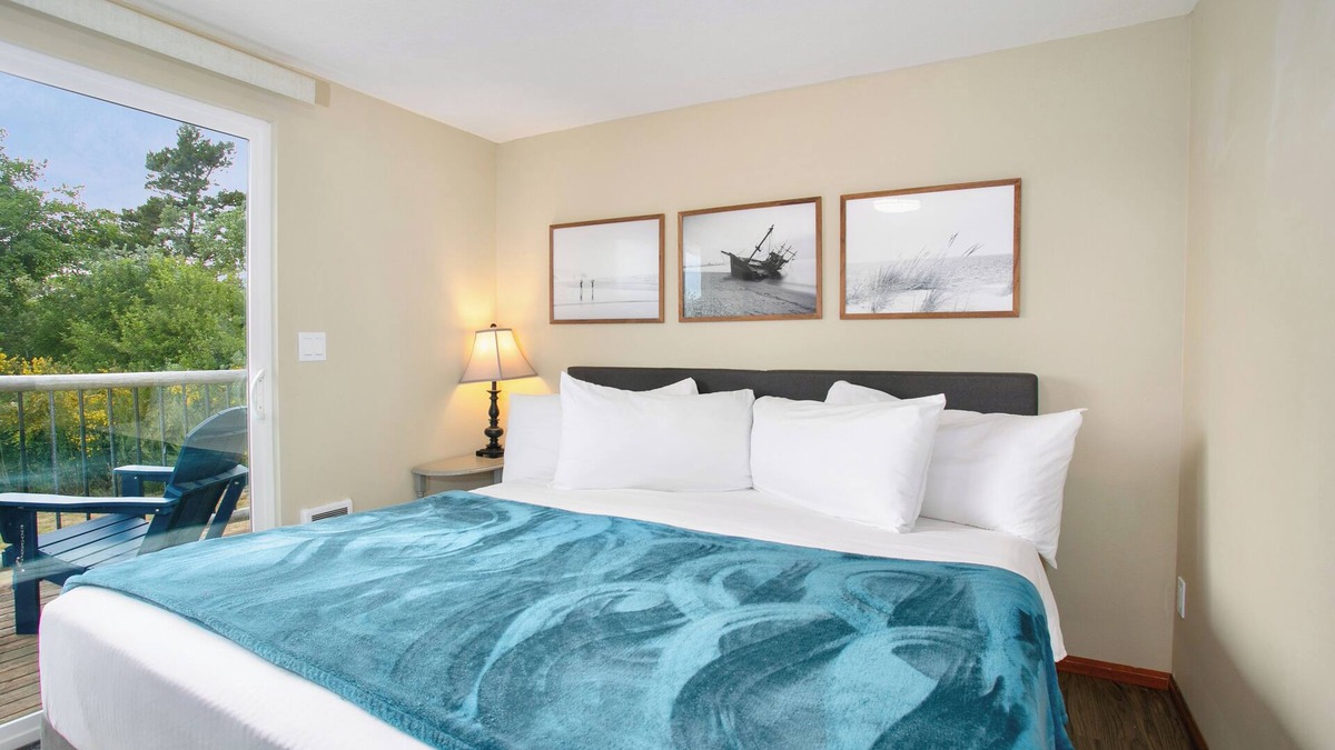 Grayland Cottage | Cottage w/Sundeck near Beach | WiFi